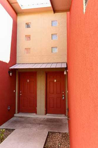 501 Madison Pl Se - Photo 4 of 33