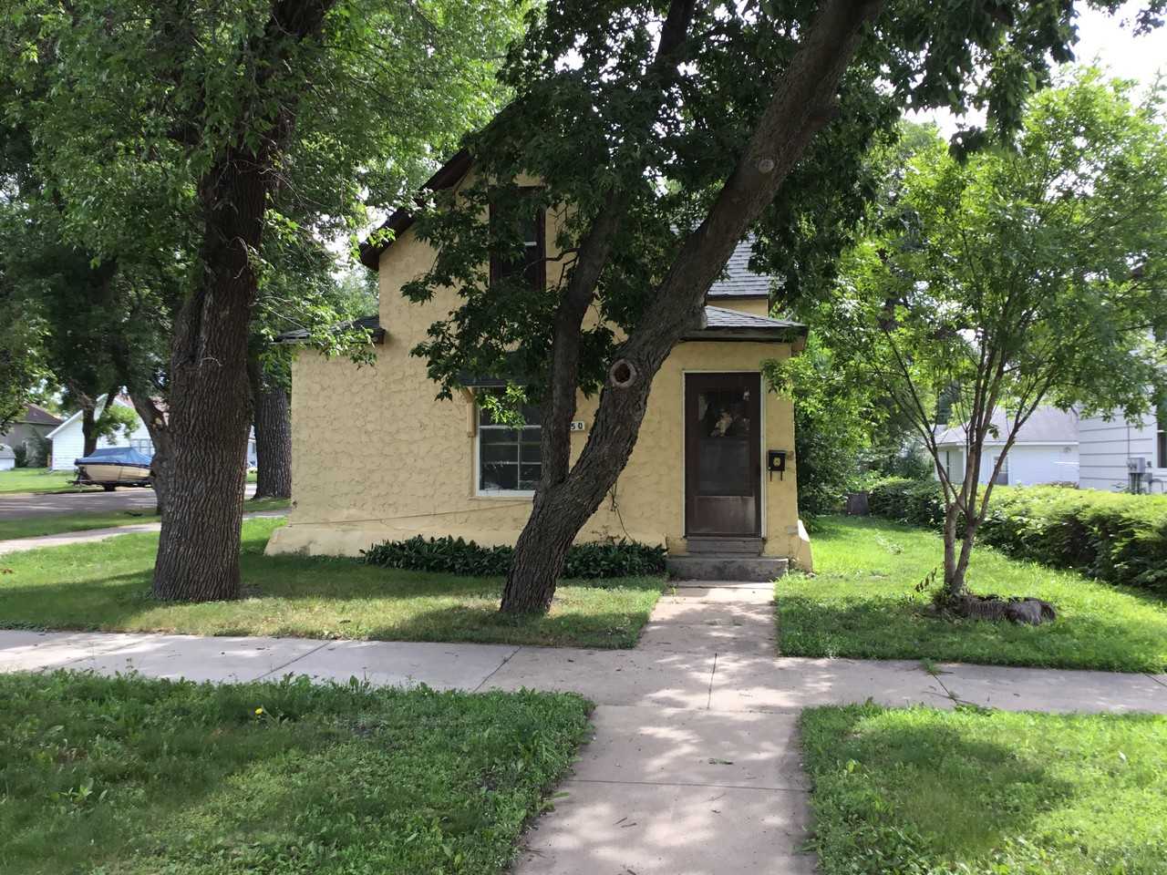 350 4th Ave Ne - Photo 2 of 18