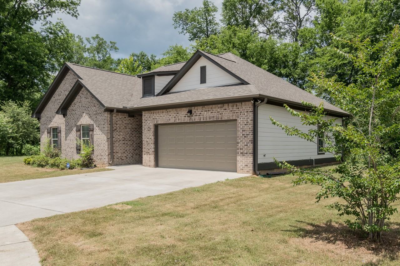 114 Falling Waters Ln - Photo 2 of 35