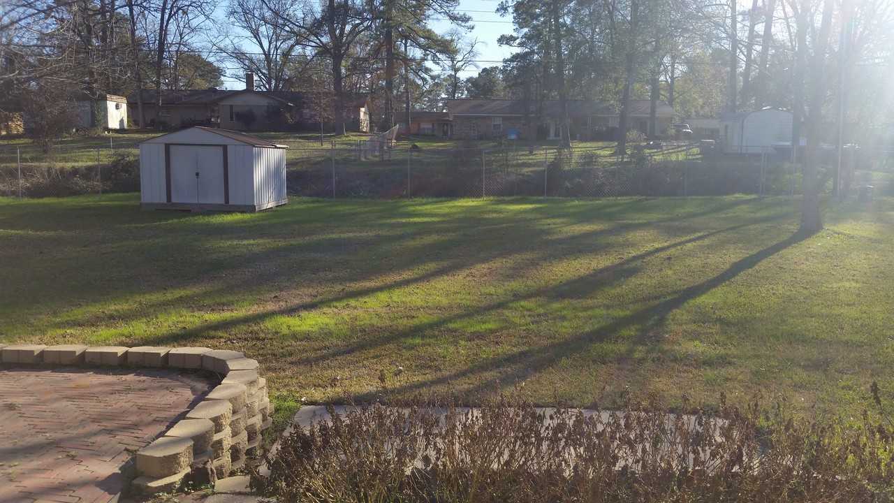 417 Northern Oak St - Photo 2 of 12