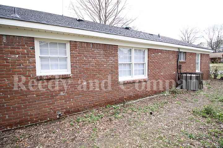 4806 Blanding Cove - Photo 3 of 13
