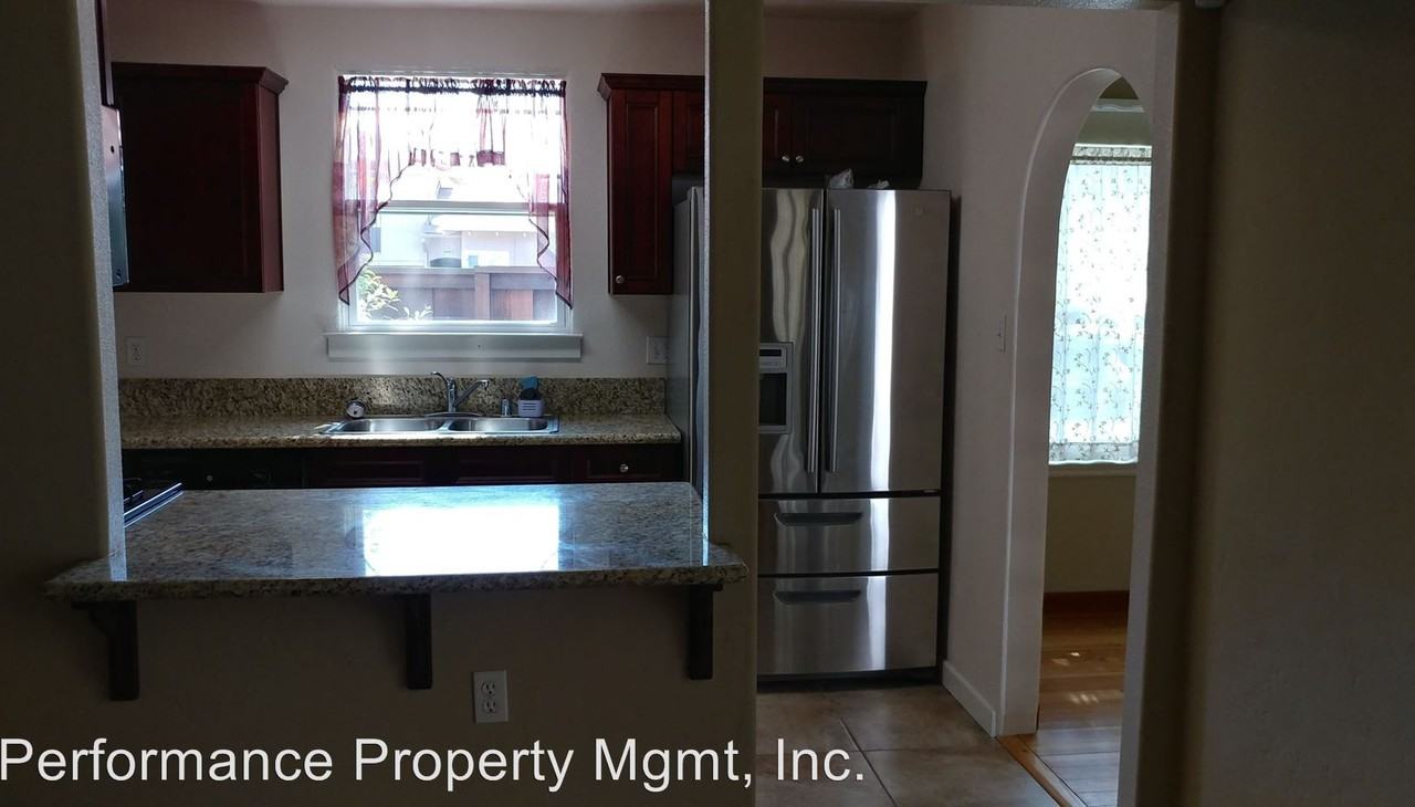 1043 E Vassar Ave - Photo 3 of 20