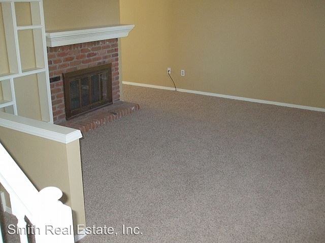 2529 E Fremont Ct - Photo 2 of 20