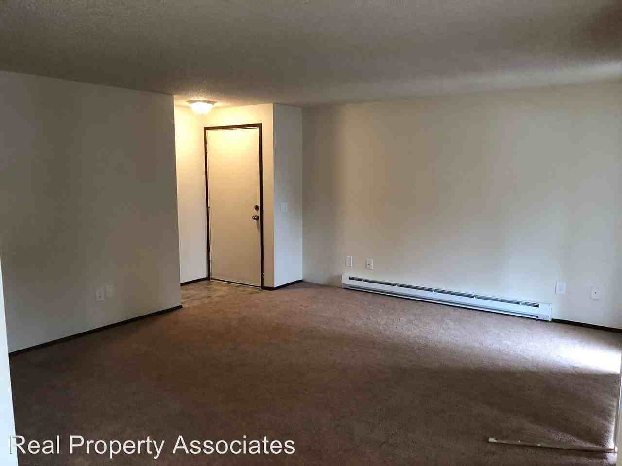 5607 204th St SW (oLelPet) - Photo 2 of 24