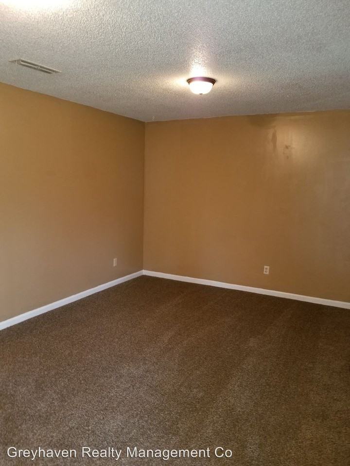 5003 Marilyn Lane - Photo 2 of 6