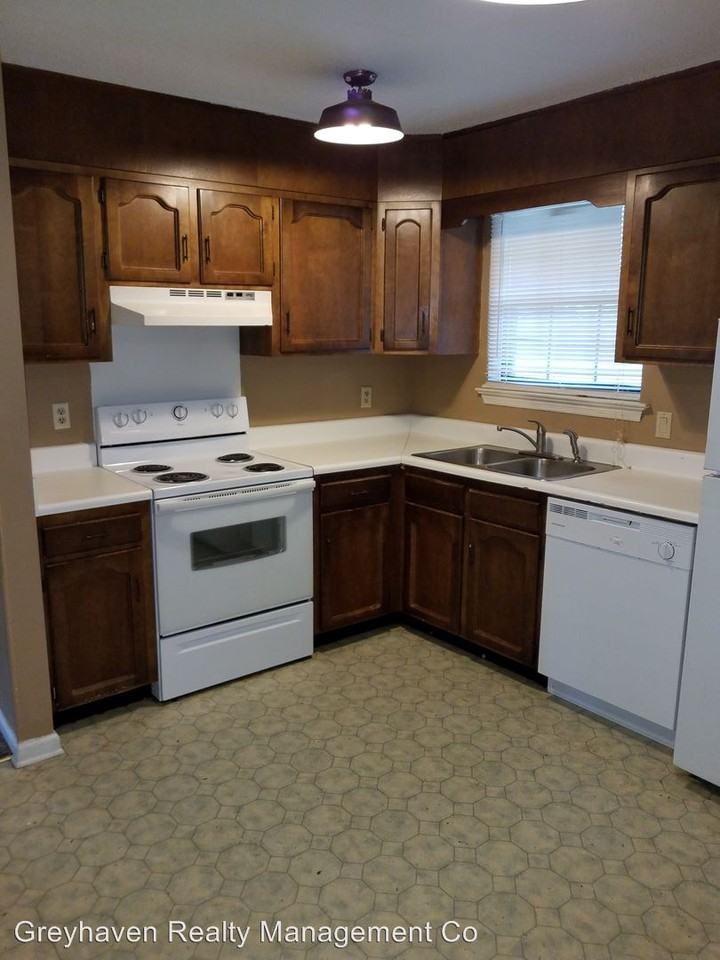 5003 Marilyn Lane - Photo 3 of 6