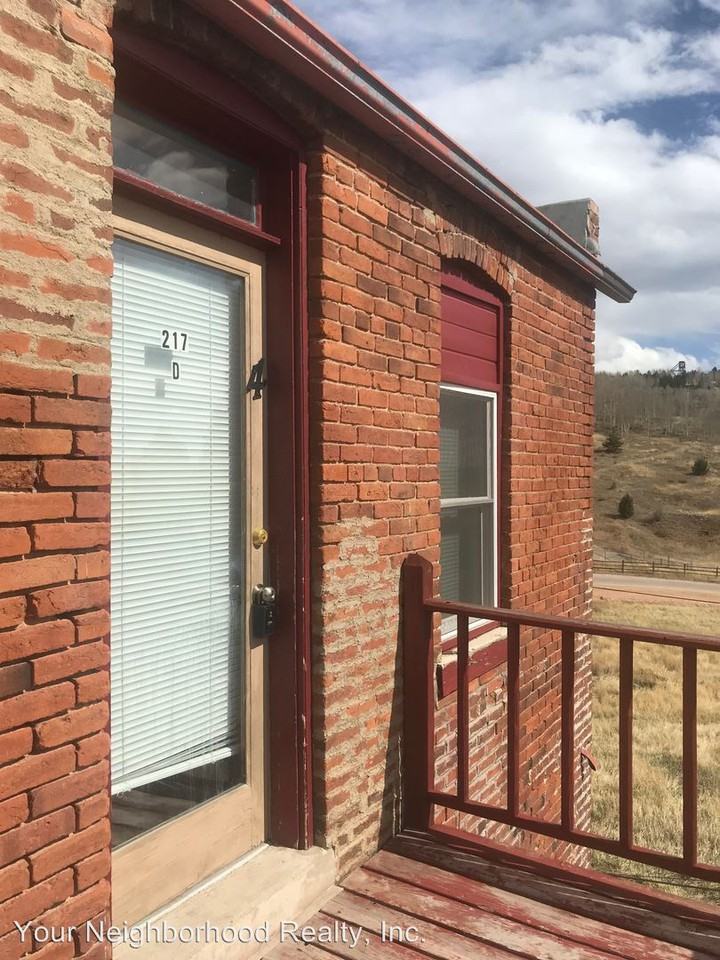 217 Main St #4