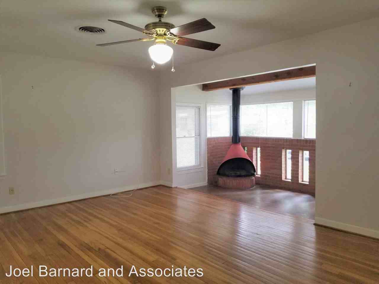 1429 Highland Dr - Photo 2 of 14