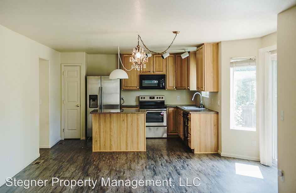 1945 Prairie Hill Dr - Photo 3 of 17