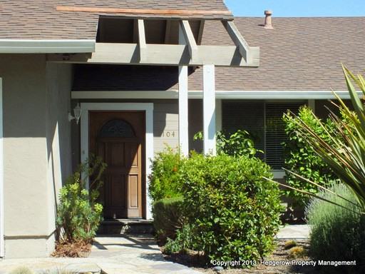 1104 Stonybrook Dr - Photo 2 of 2