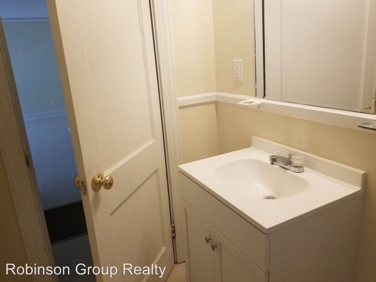 208 Rebecca St - Photo 3 of 10