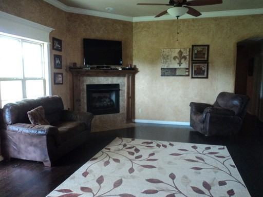 804 Black Creek Ln - Photo 2 of 13