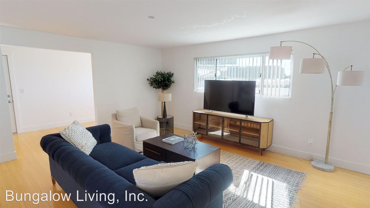 936 W MacArthur Blvd - Photo 2 of 9