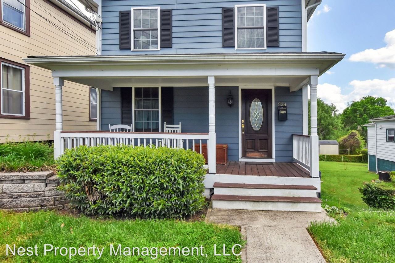 324 8th St NW - Photo 2 of 10