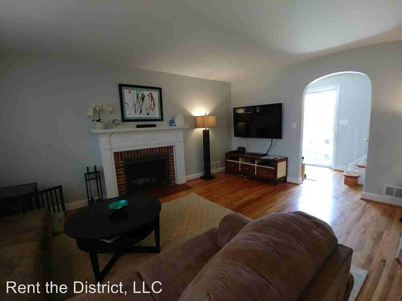 4839 Yuma St NW - Photo 2 of 24