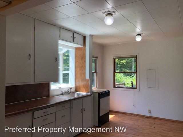 920 Wetmore Ave - Photo 3 of 8