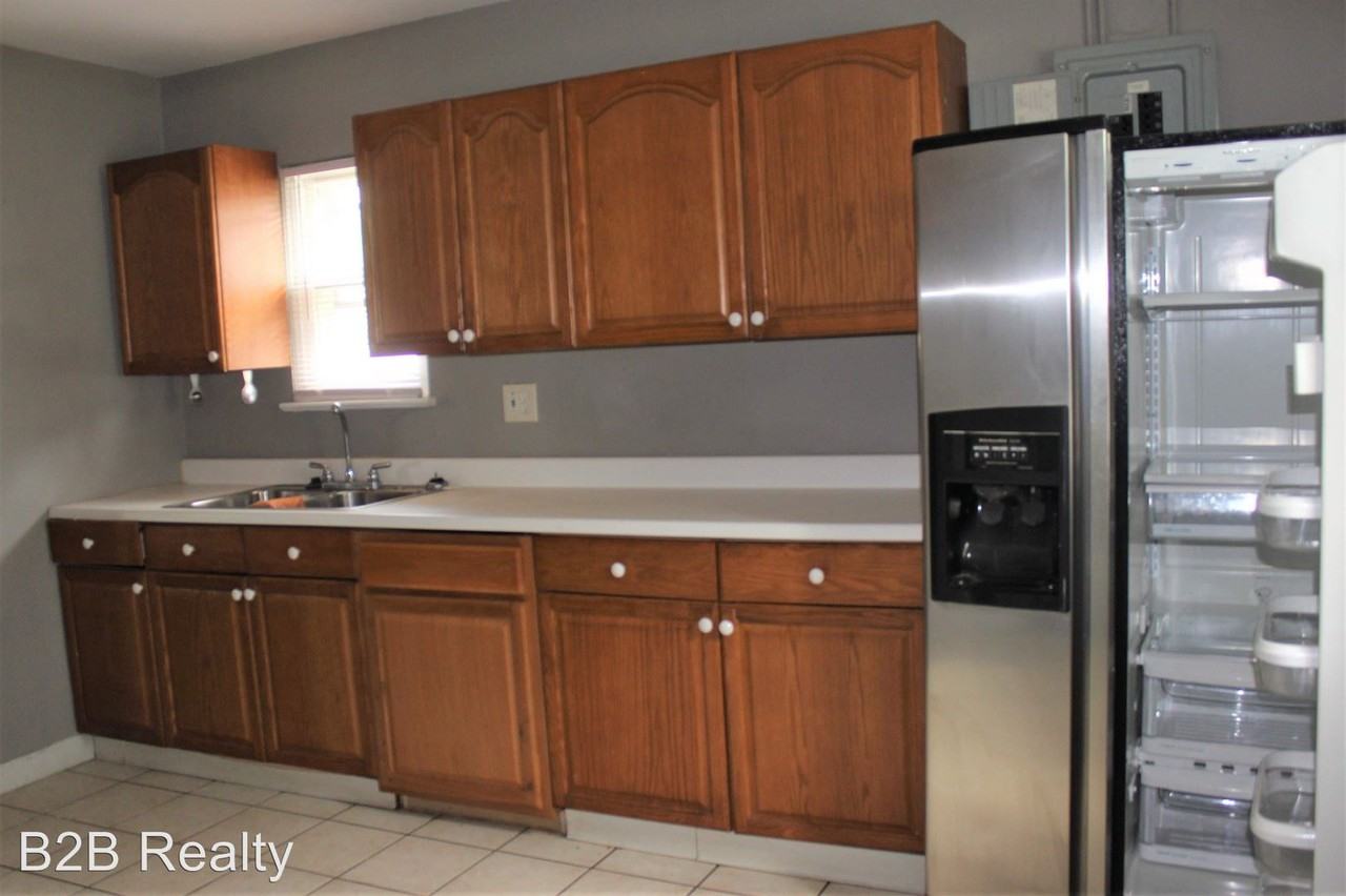 4684 W 158th St - Photo 2 of 17