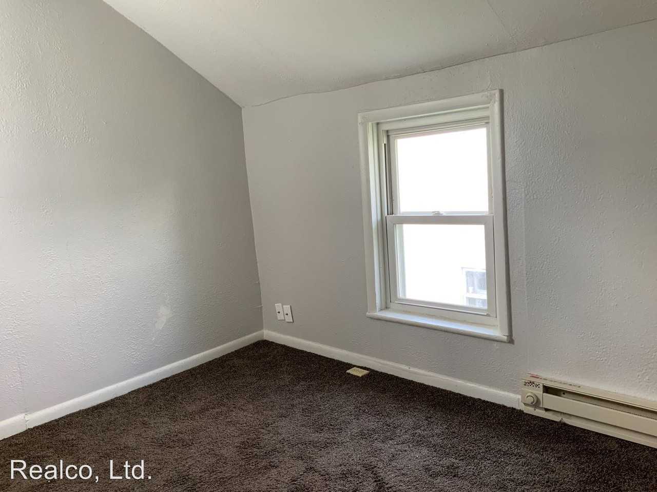 618 Sweitzer St - Photo 3 of 8