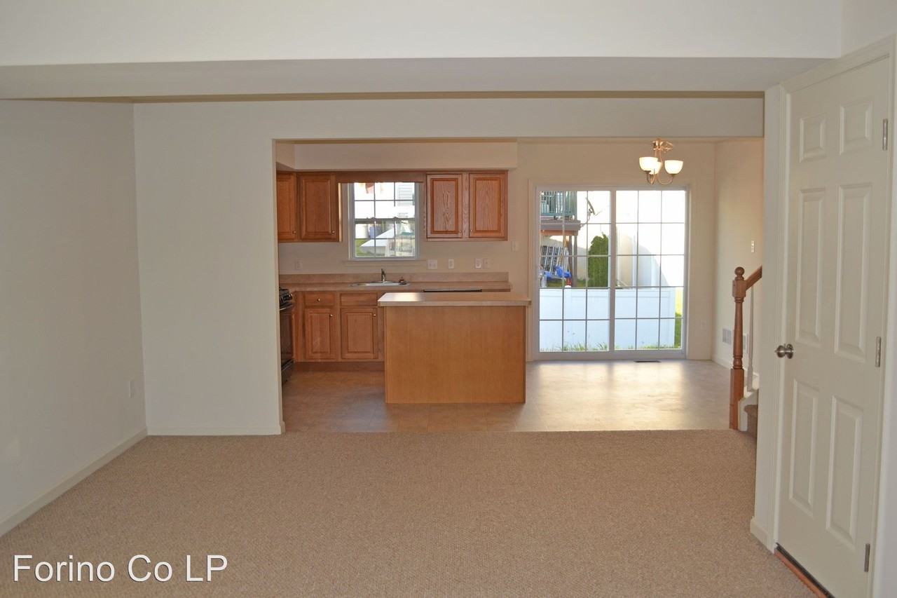 2817 Mannerchor Rd - Photo 3 of 10