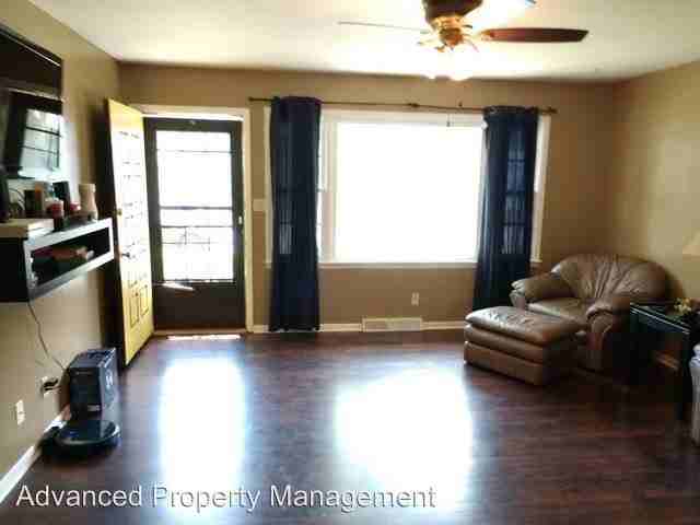 1944 Hayes Dr - Photo 3 of 28