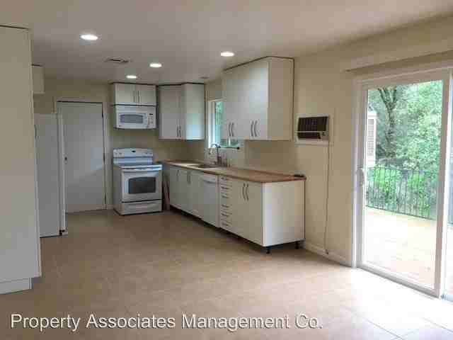 20459 Johnston Dr - Photo 2 of 10