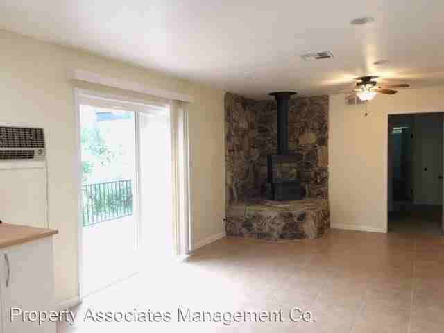 20459 Johnston Dr - Photo 3 of 10