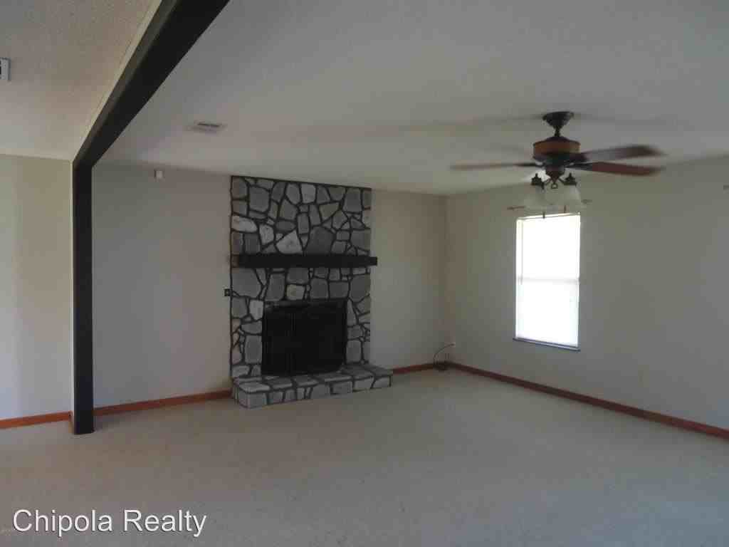 4746 Cornerstone Ln - Photo 3 of 15