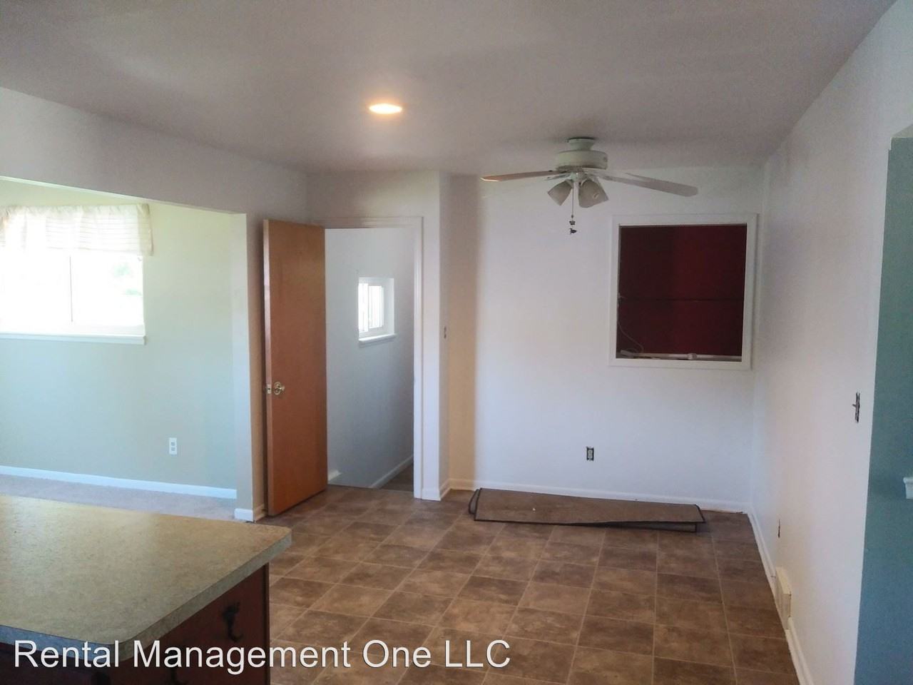 1916 Hollingsworth Dr - Photo 3 of 7