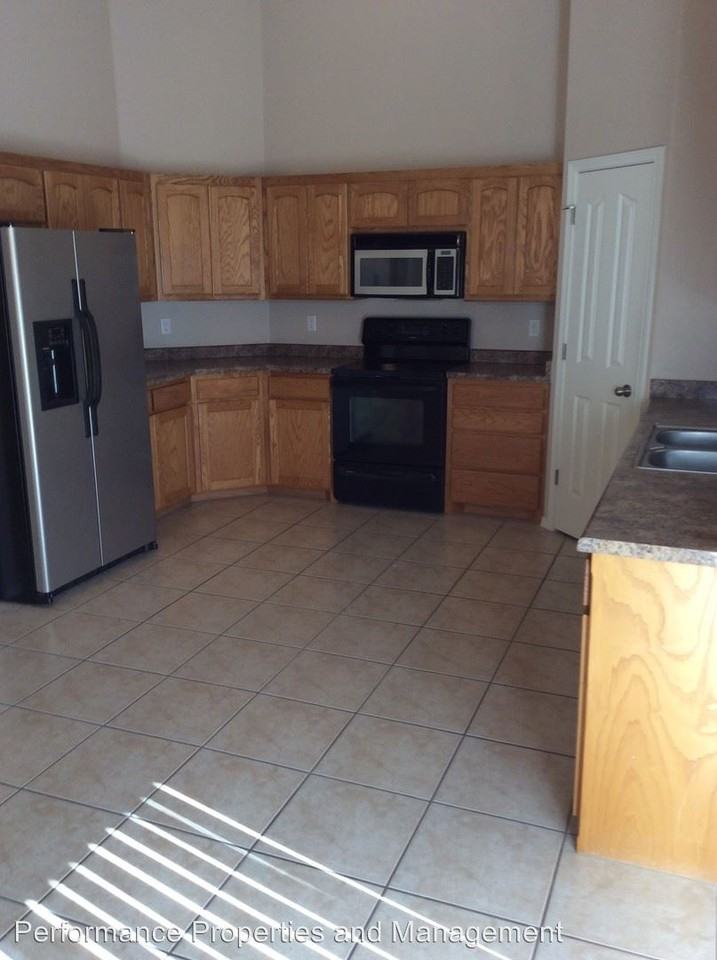 916 Kipuka Dr NW - Photo 2 of 6