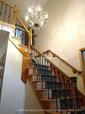 12904 Sherwood Dr - Photo 2 of 10