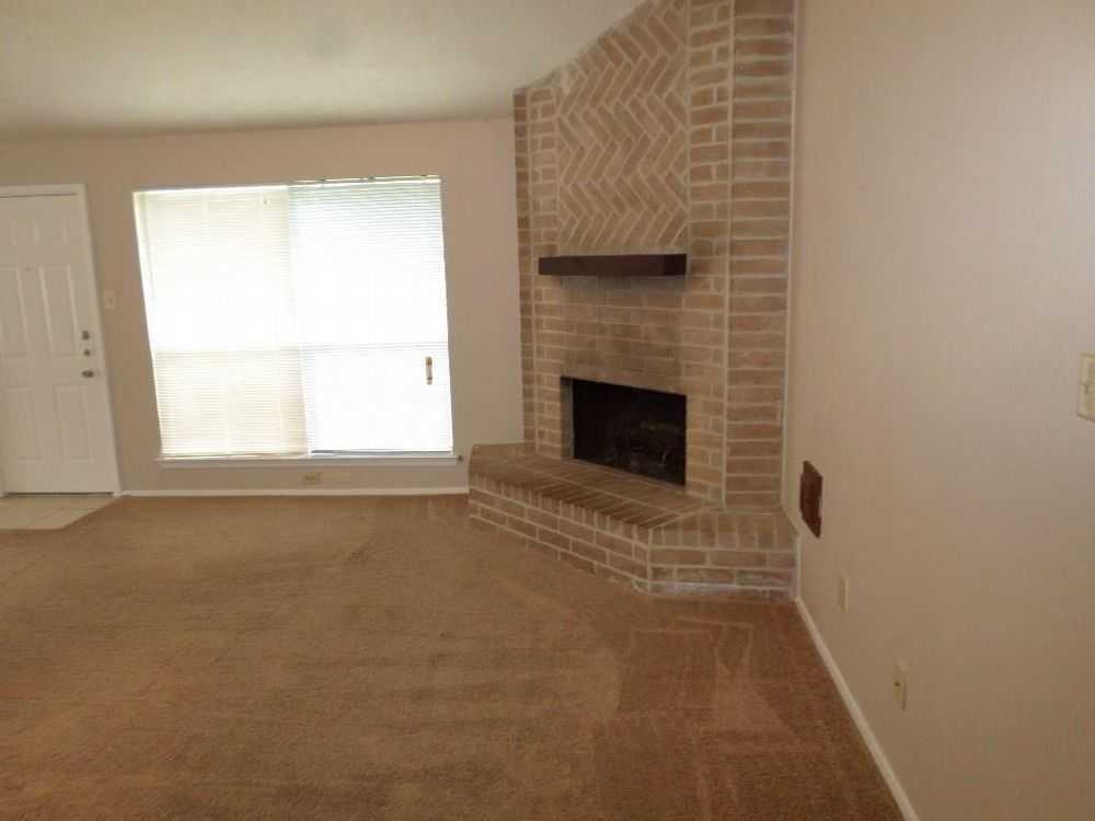 7310 Maple Walk Dr - Photo 3 of 40