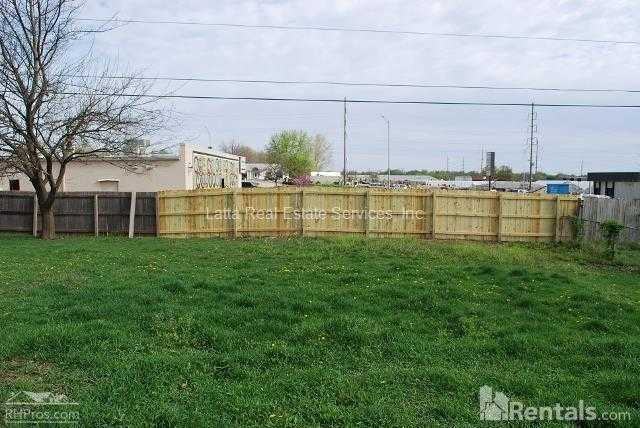 1105 SW Sunset St - Photo 3 of 13