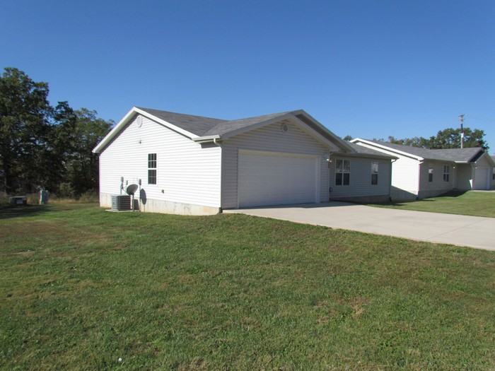 354 Eastlawn Ave - Photo 3 of 37