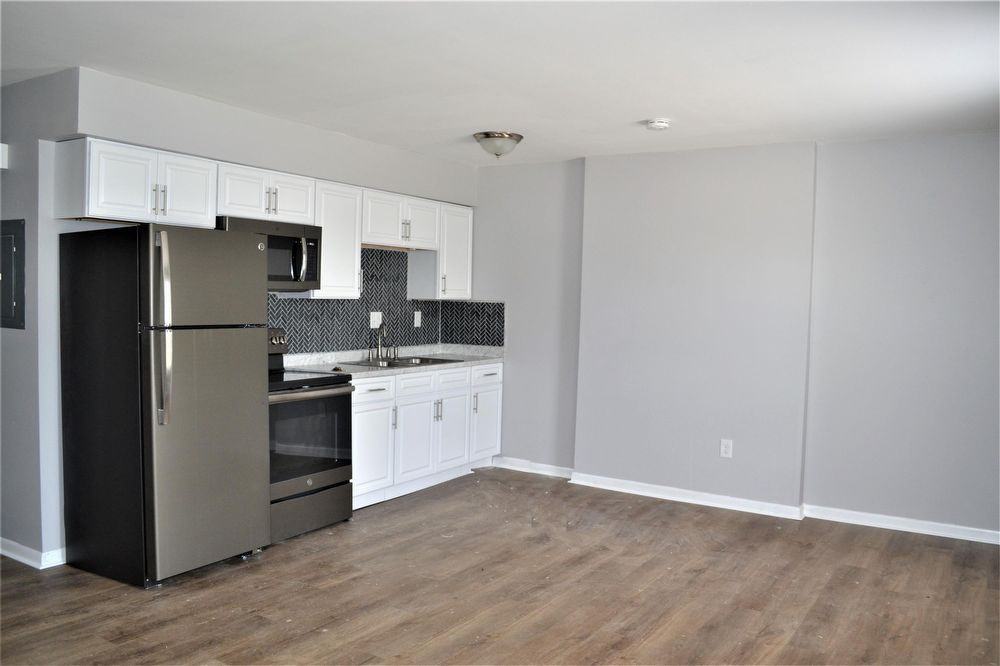 2148-2154 St James Ave - Photo 2 of 14