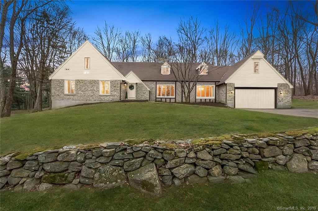 24 Wimbledon Ln - Photo 3 of 40