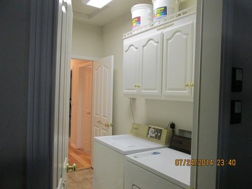 22690 Virginia Ave - Photo 3 of 32