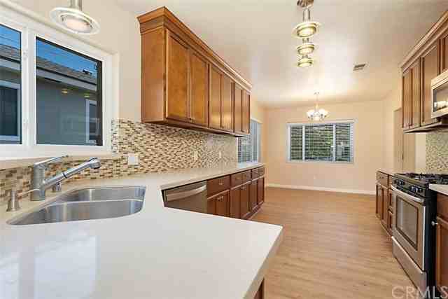 12709 Stanhill Dr - Photo 3 of 30