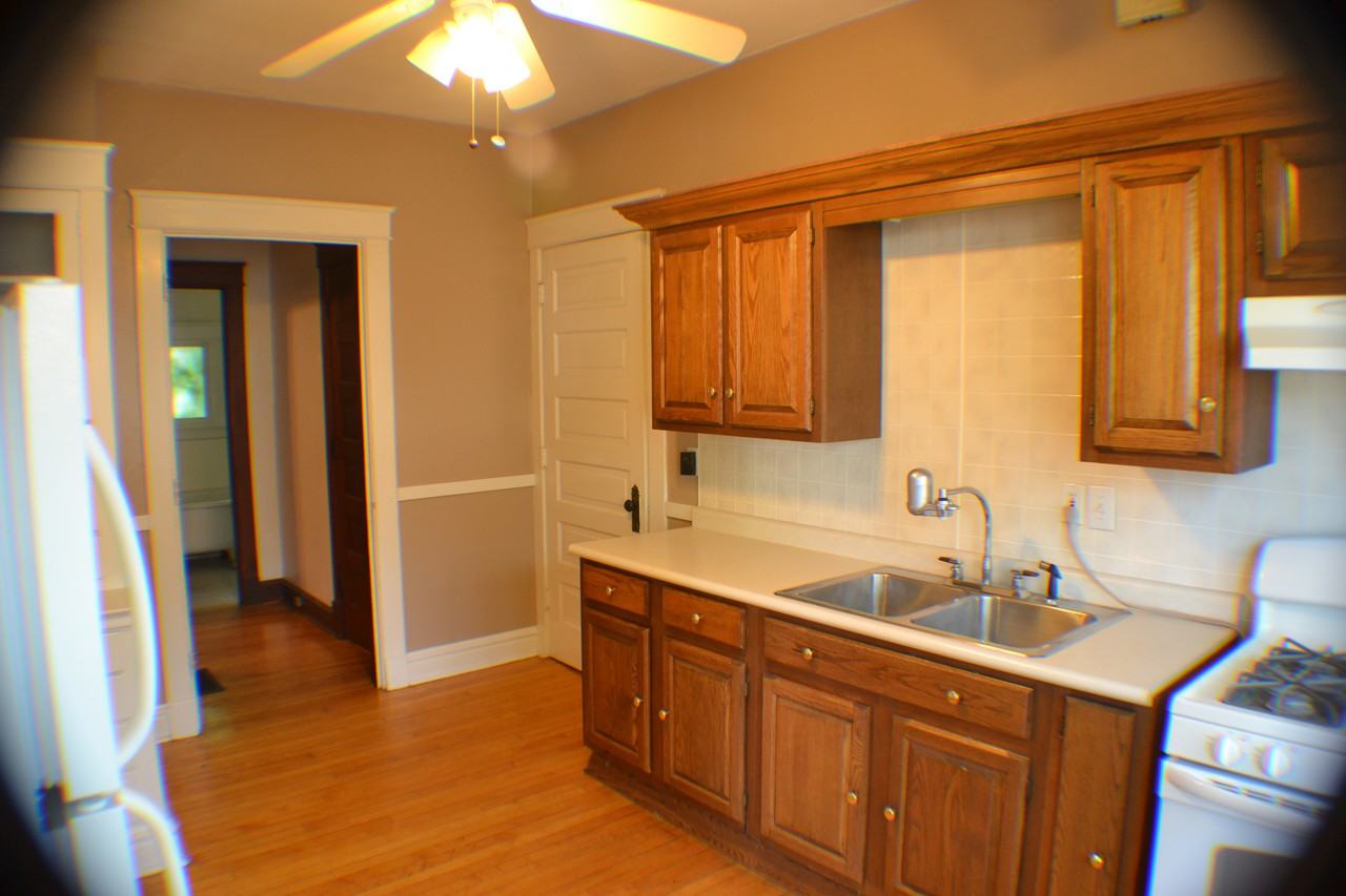 1030 North Church Street - Photo 5 of 11