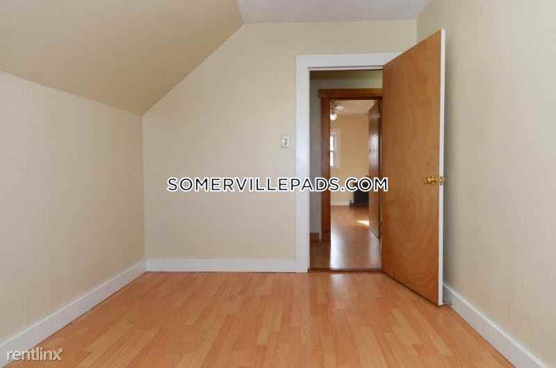 157 Pearl St - Photo 3 of 5