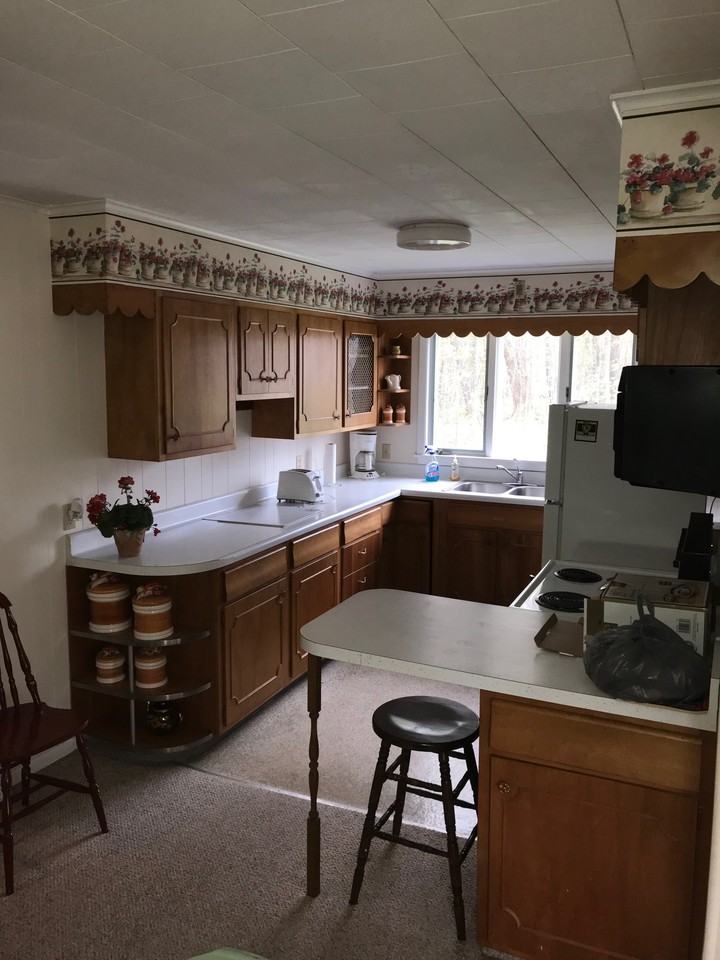 1277 Shore Dr - Photo 3 of 18