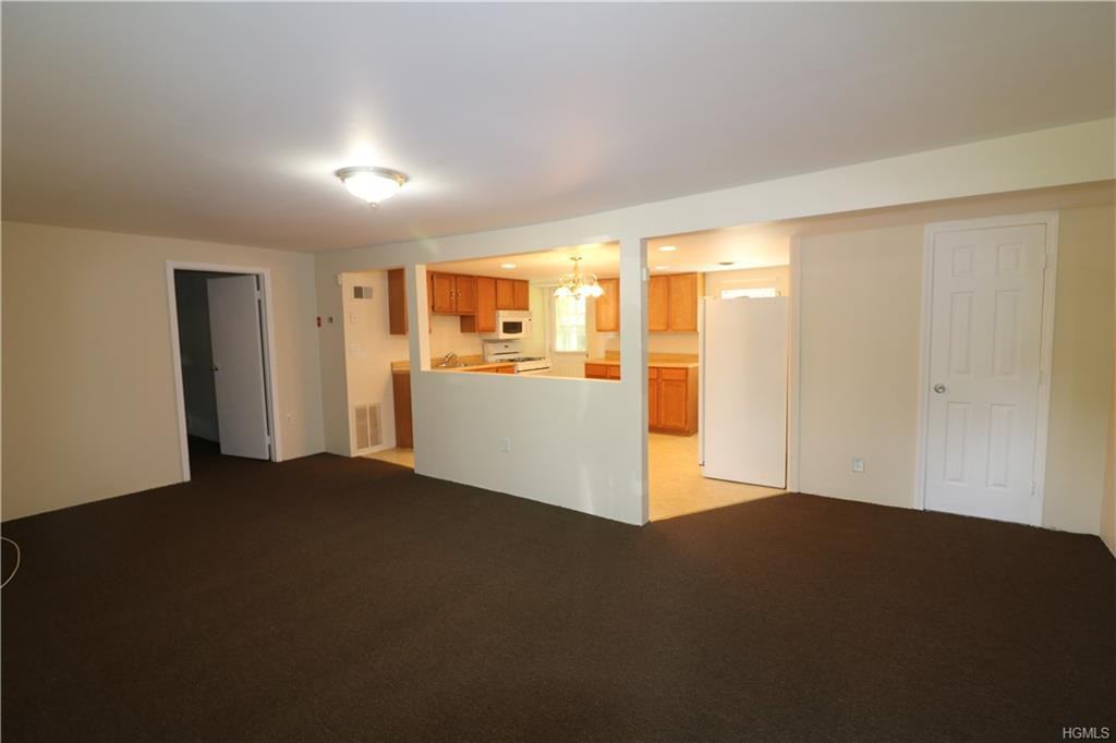 133 Grand St - Photo 2 of 8