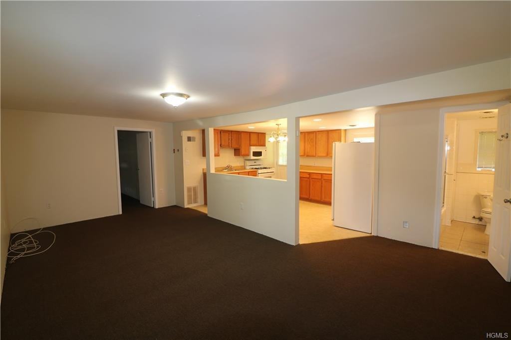 133 Grand St - Photo 3 of 8
