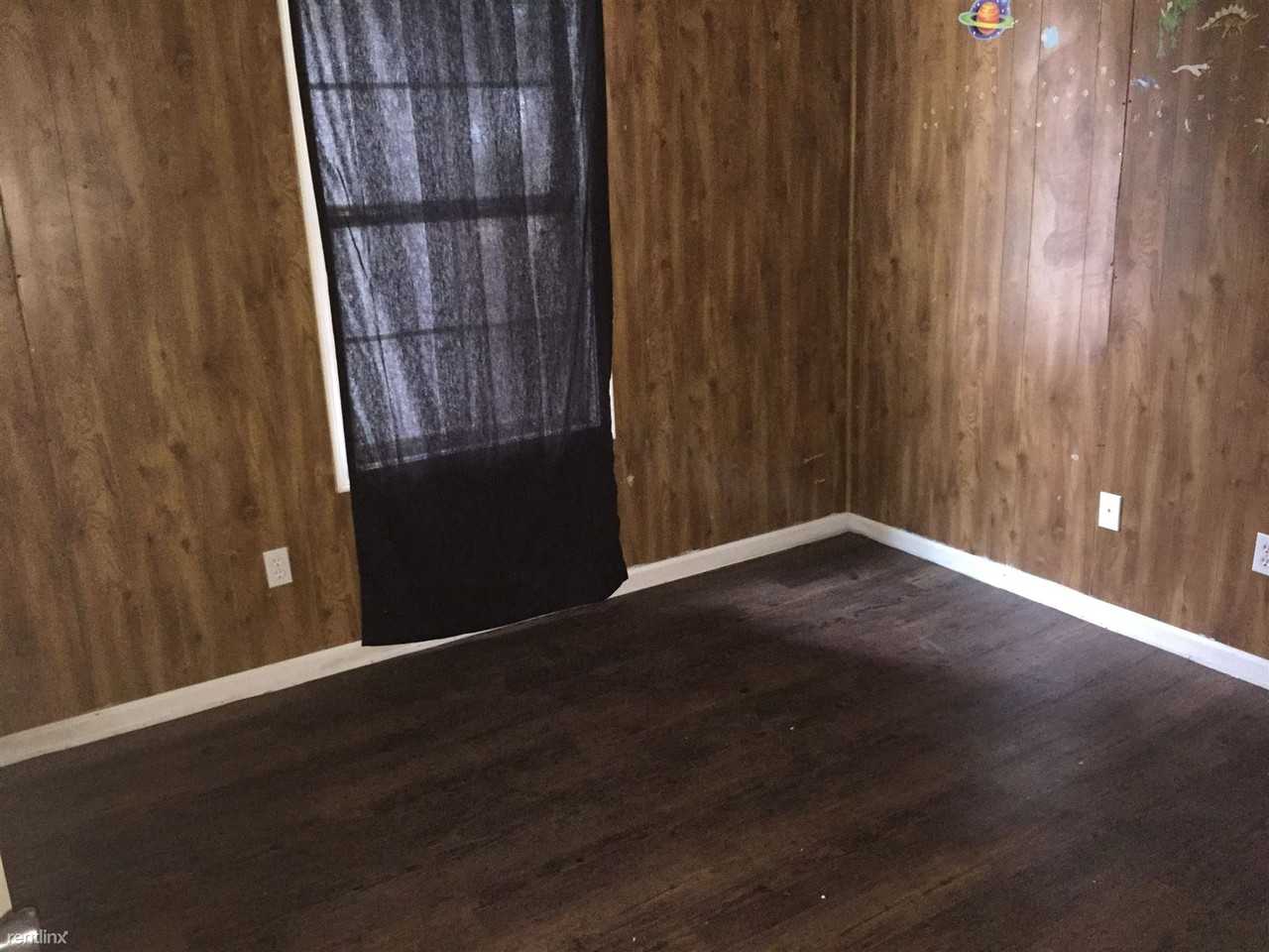 111 Sternberg Dr - Photo 3 of 4