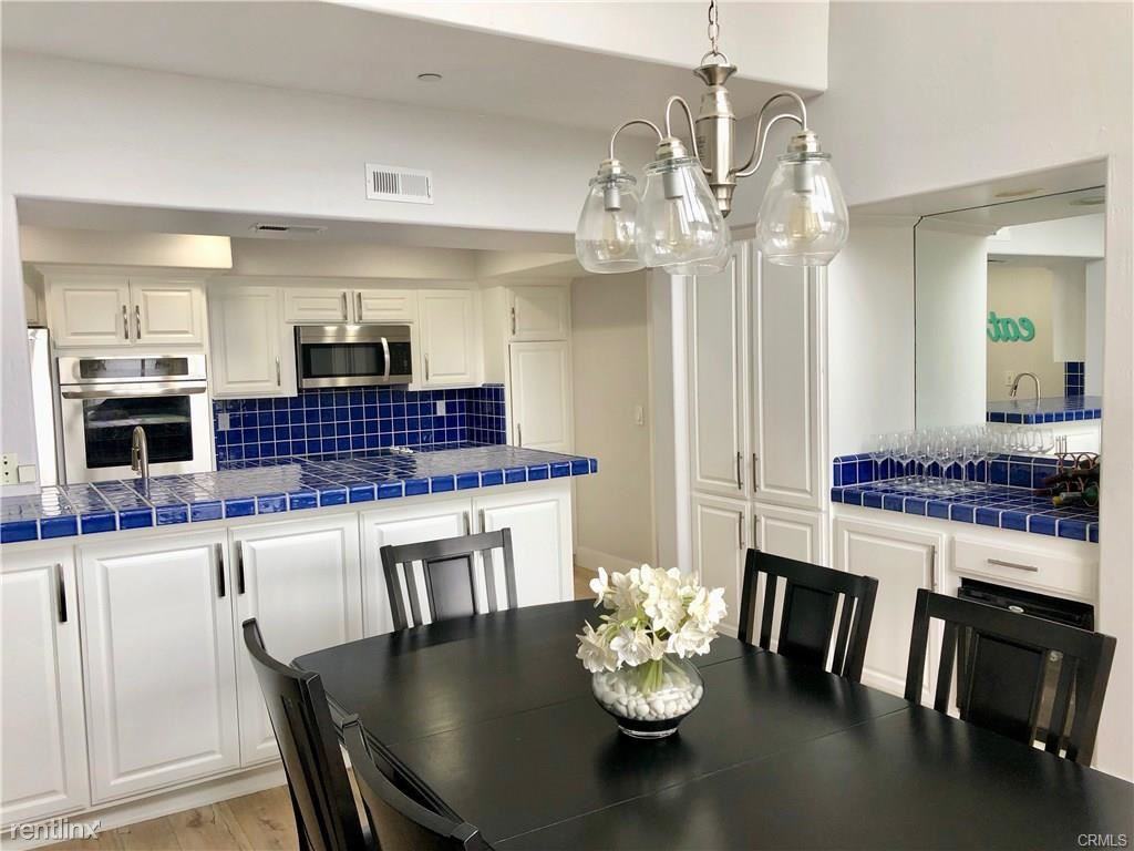 230 S Catalina Ave - Photo 3 of 11