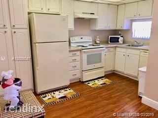9523 S Hollybrook Lake Dr - Photo 3 of 7