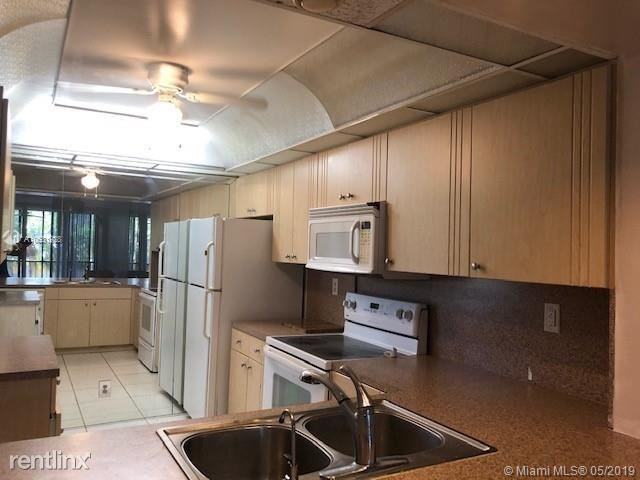 3 Royal Palm Way - Photo 3 of 9