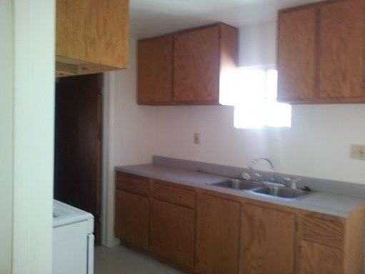 304 S 18th St - Photo 2 of 3