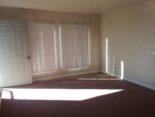 304 S 18th St - Photo 3 of 3