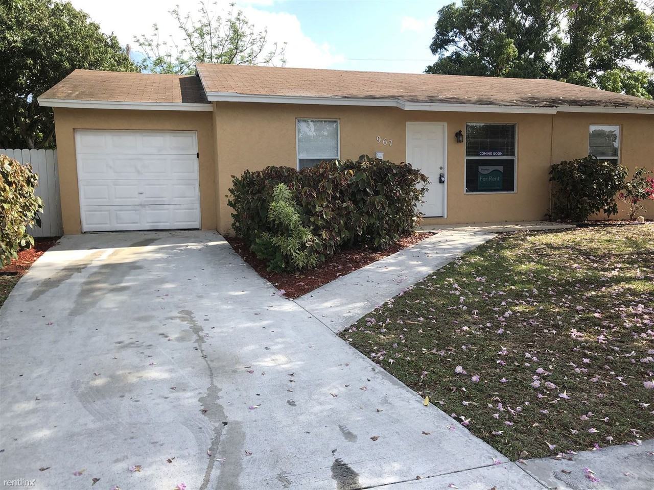 MANOR HOME Apartments 2300 Village Blvd, West Palm Beach, FL 33409