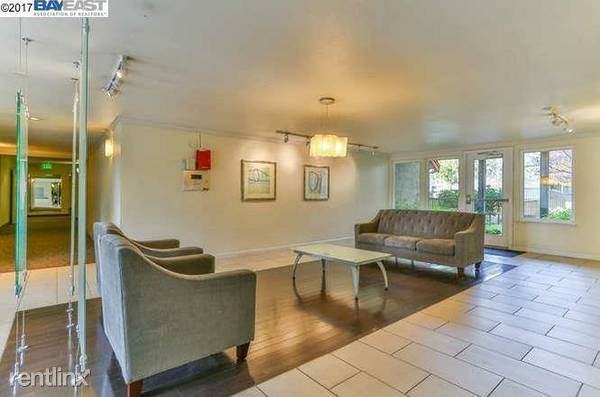 1318 B St - Photo 2 of 22